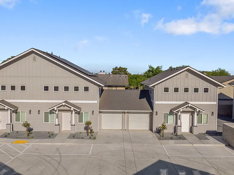 1363 W Grangeville Blvd — Photo 33