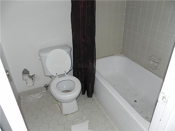 4th image of 6355 Golden Park Dr