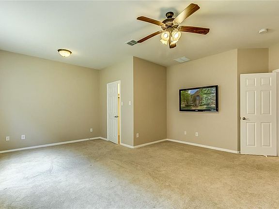 5th image of 11981 Henderson Dr