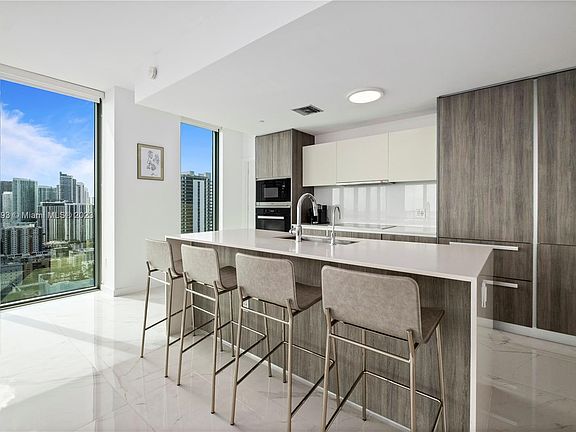 4th image of 2900 NE 7th Ave Unit 2807