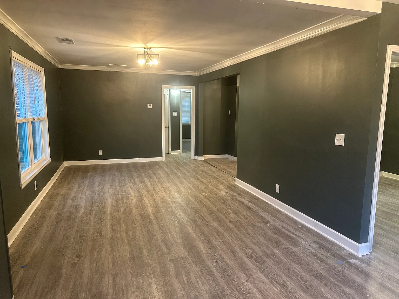3 bed, 1081 sqft, $1,350 — Photo 2