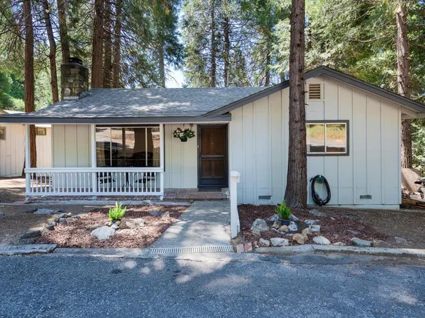 5240 Gilmore Rd, Pollock Pines, CA 95726