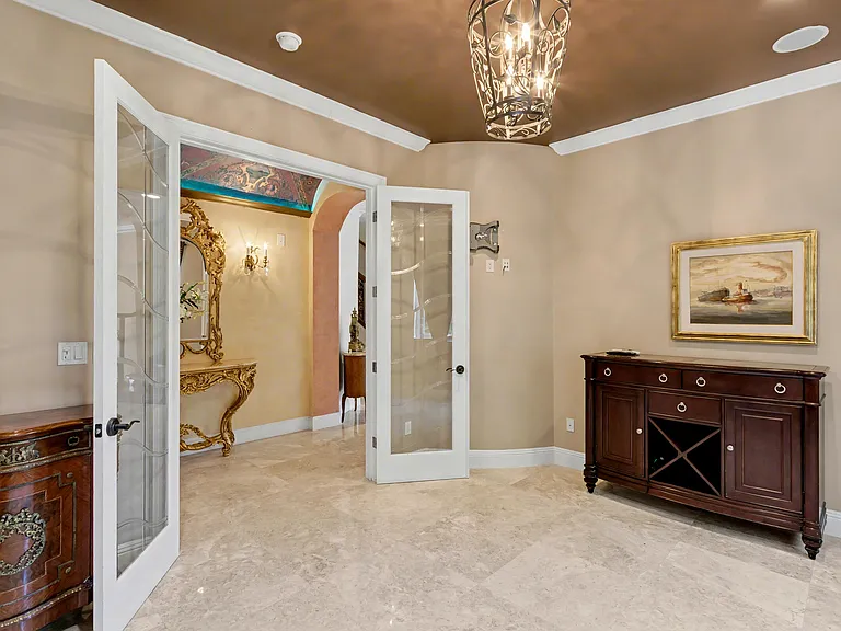 860 E Park Dr — Photo 15