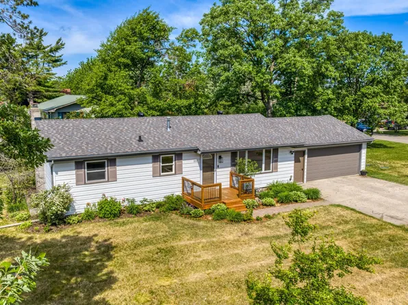 102 Robertson Dr NW, Bemidji, MN 56601