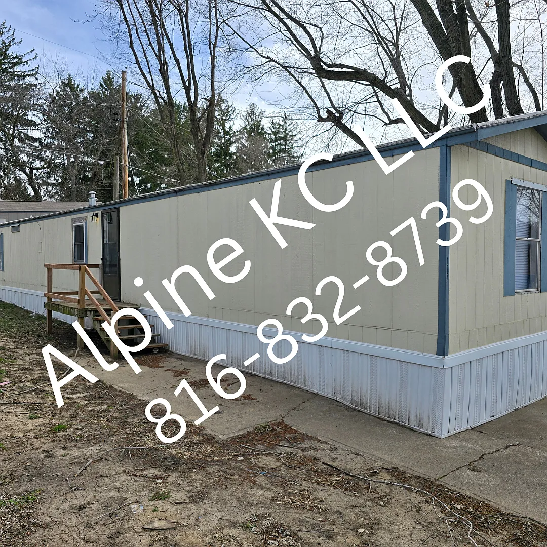 3 bed, 1600 sqft, $1,000 — Photo 1