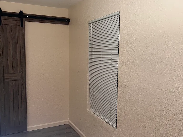 315 E Elm St #6 — Photo 19