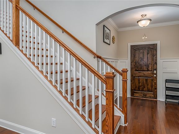 3rd image of 689 Shelton Cove Ln