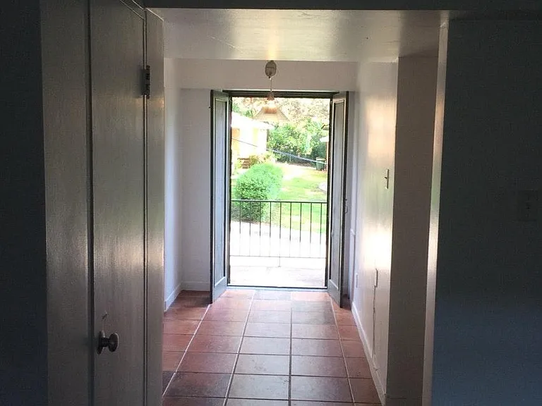 3603 Kavanaugh Blvd #A11 — Photo 9