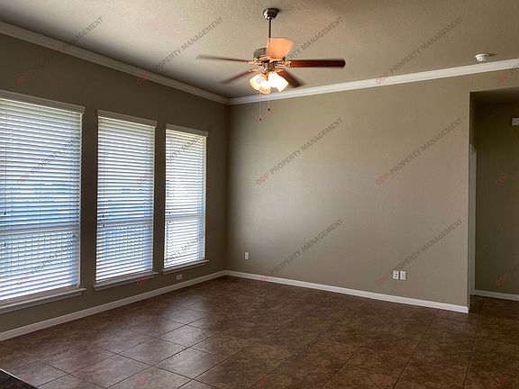 3rd image of 5607 Blackstone Dr