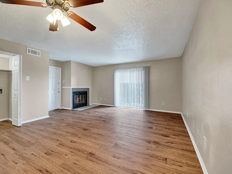 South Meadows Apartments — Photo 9