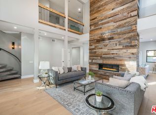 14701 Hartsook St, Sherman Oaks, CA 91403