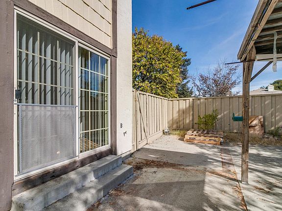 4th image of 2967 Lake Chabot Ln