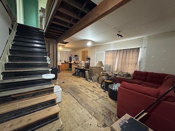 3rd image of 202 E Market St