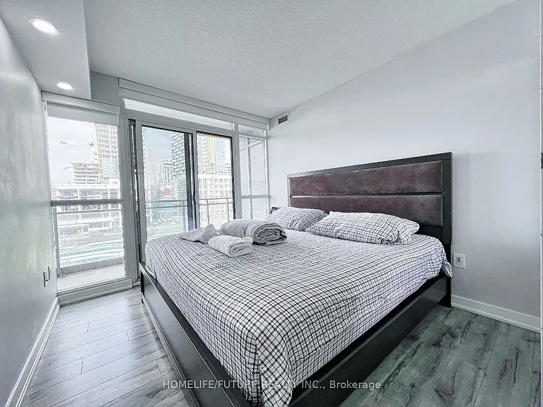 10 Capreol Ct #649 — Photo 14