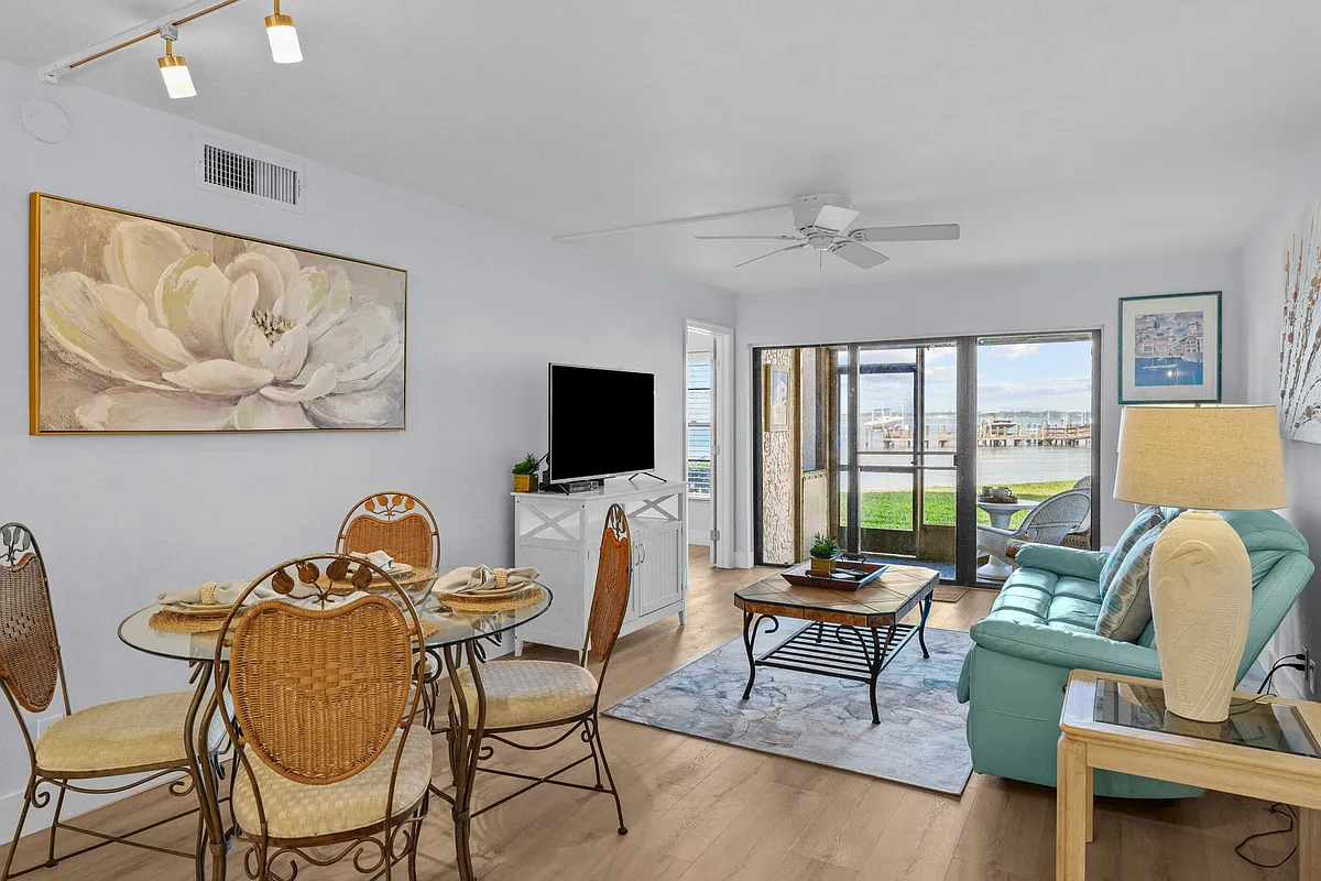 Building Photo - 6051 Sun Blvd #111