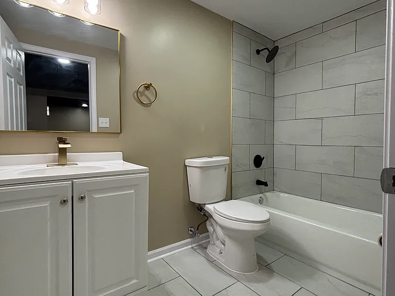 346 Richard Gordon Hatcher Blvd — Photo 12