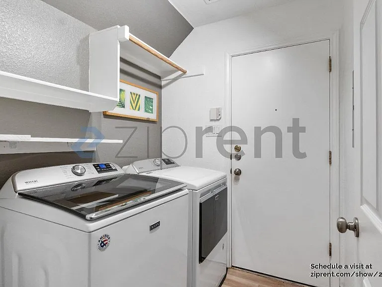 1406 Dapplegrey Ln — Photo 9