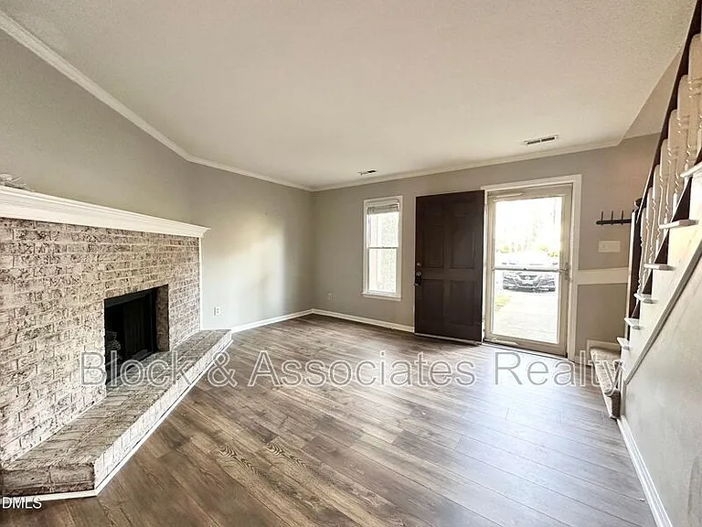 5649 Hamstead Xing — Photo 5