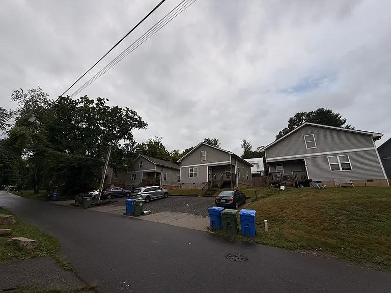 28 Buffalo St #B — Photo 9