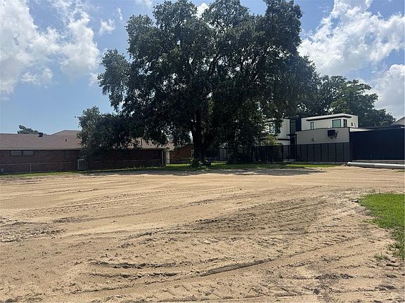 2nd image of 840 Bonnabel Blvd #B
