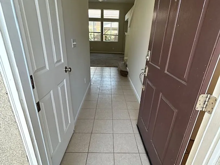 3248 N Memory St — Photo 2