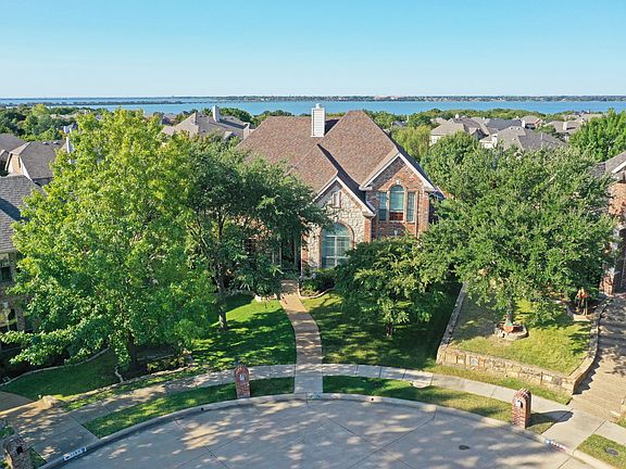 3rd image of 1195 Lake Glen Cir