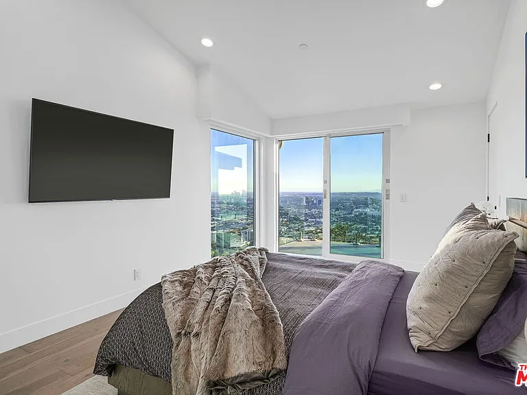 1500 Viewsite Ter — Photo 19