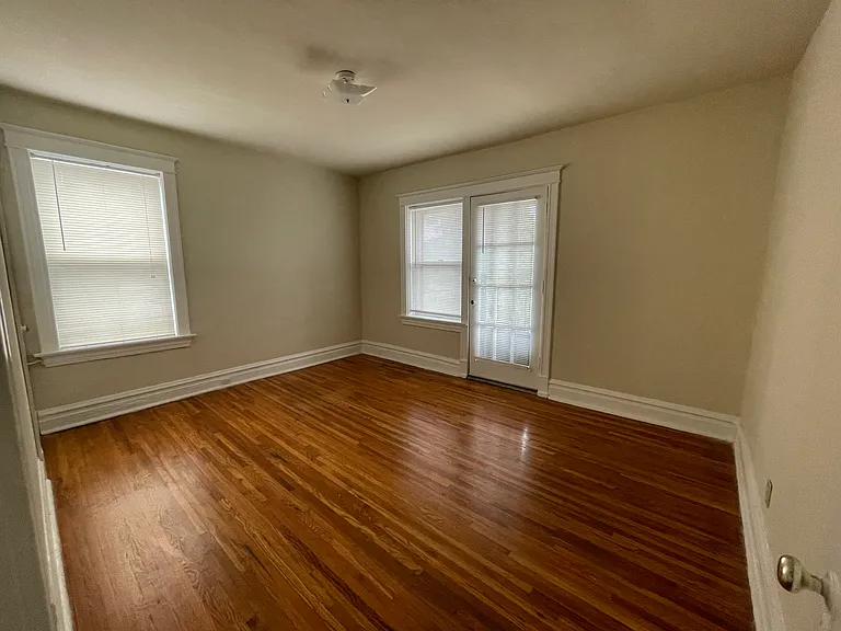 716 Heman Ave — Photo 8