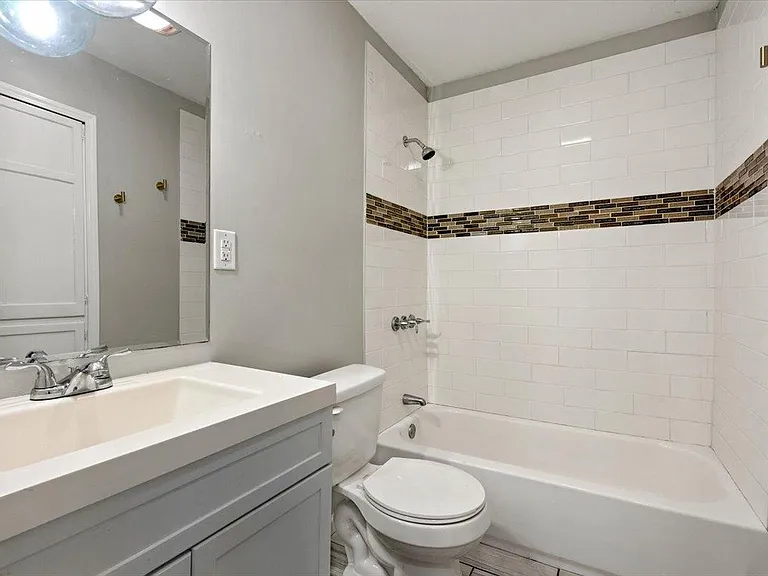 4935 Rosewood Dr — Photo 12