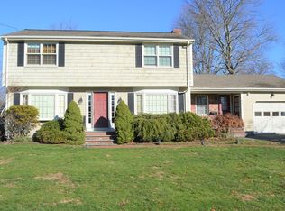54 Woodland Dr, Somerset, MA 02726