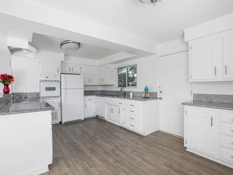 Huntington Villas — Photo 20