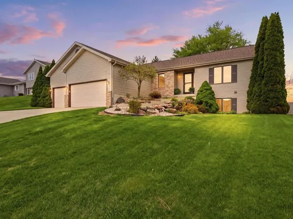 451 Oakwood Drive, Oregon, WI 53575