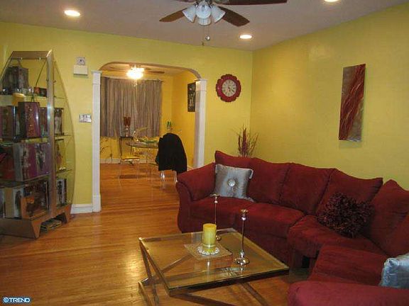 5th image of 7449 Elmwood Ave