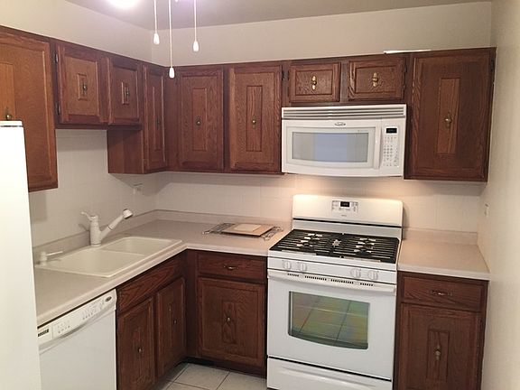 4th image of 945 E Kenilworth Ave Unit 408