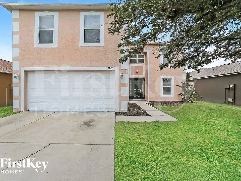 12742 Lake Vista Dr