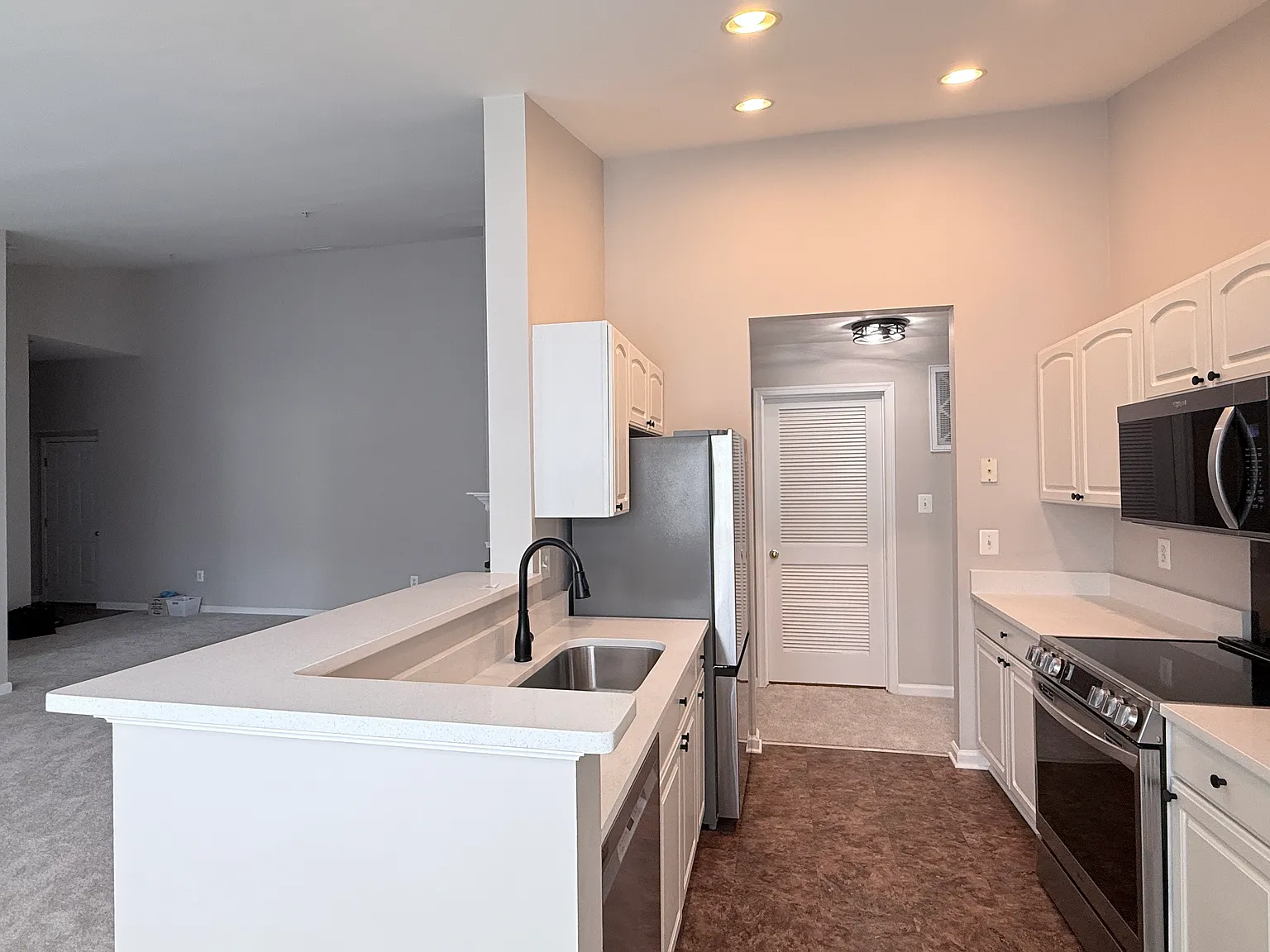 7525 Snowpea Ct — Photo 2