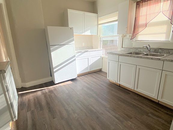 2nd image of 1030 E Stockbridge Ave APT 1