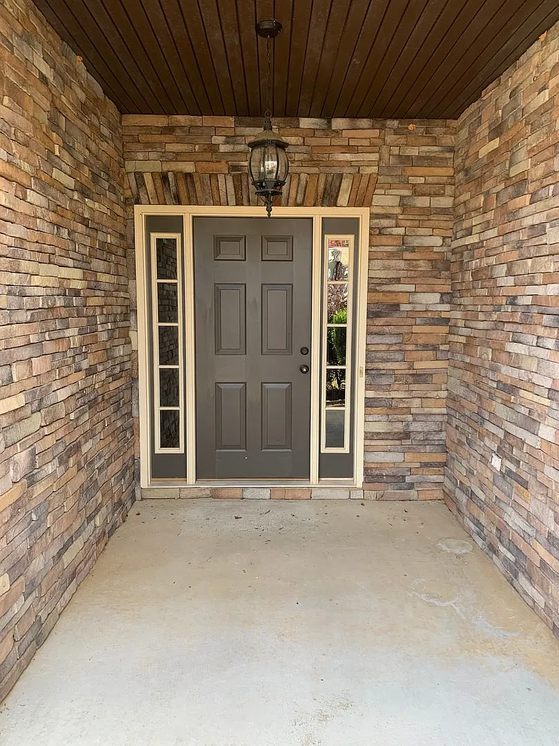 Building Photo - 1329 Tulip Ct