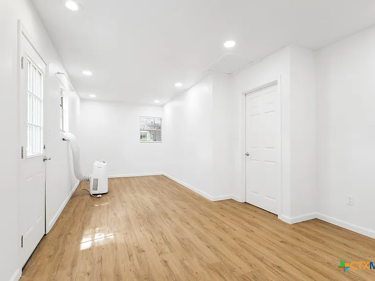 761 Whippoorwill Dr #B — Photo 13