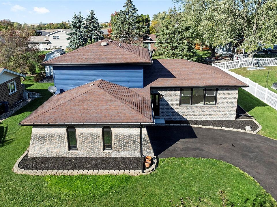 1st image of 513 Chestnut Ln