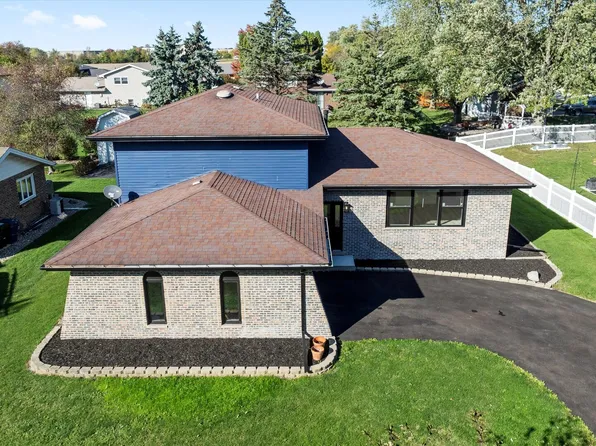 513 Chestnut Ln, Beecher, IL 60401