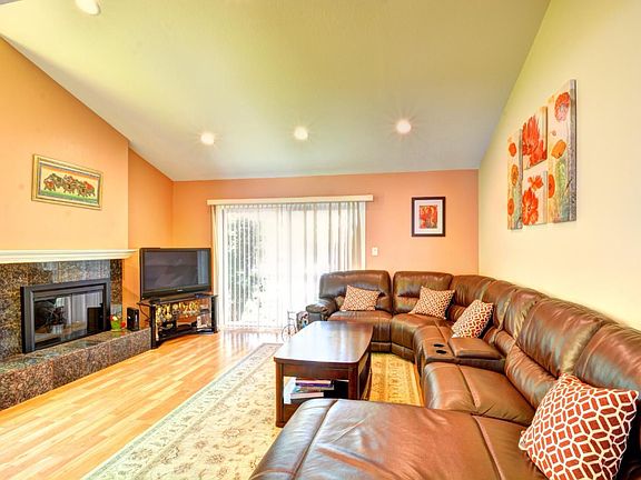 5th image of 1088 Norfolk Dr