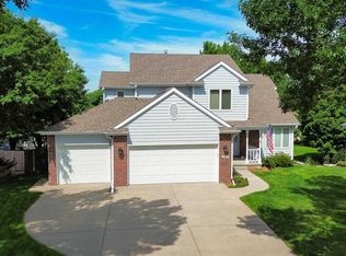 7815 Red Oak Rd, Lincoln, NE 68516
