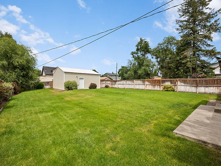 1627 E Desmet Ave — Photo 16