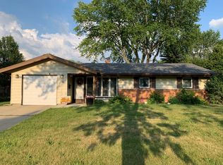 207 Wellesley Ln, Schaumburg, IL 60193