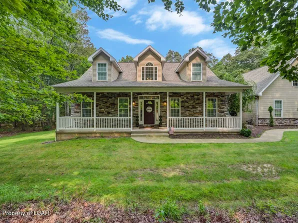 3 Osprey Dr, Mountain Top, PA 18707