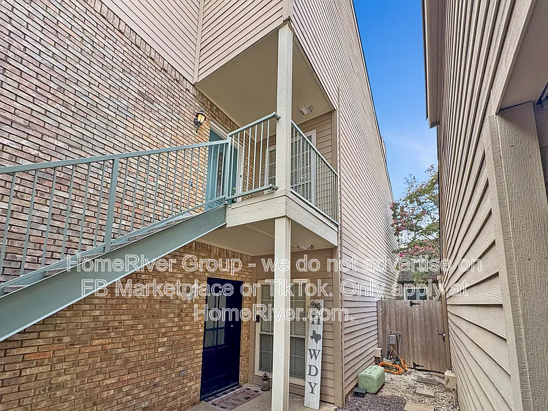 2 bed, 2.0 bath, 1340 sqft, $1,750 — Photo 4