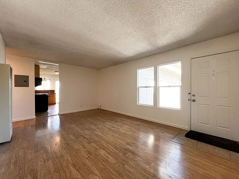 Vallejo Street, 1107 ** — Photo 3