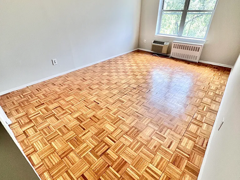 4430 Douglaston Pkwy #6H — Photo 17