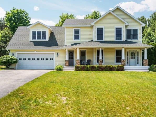 1373 Richman Ct, Traverse City, MI 49696
